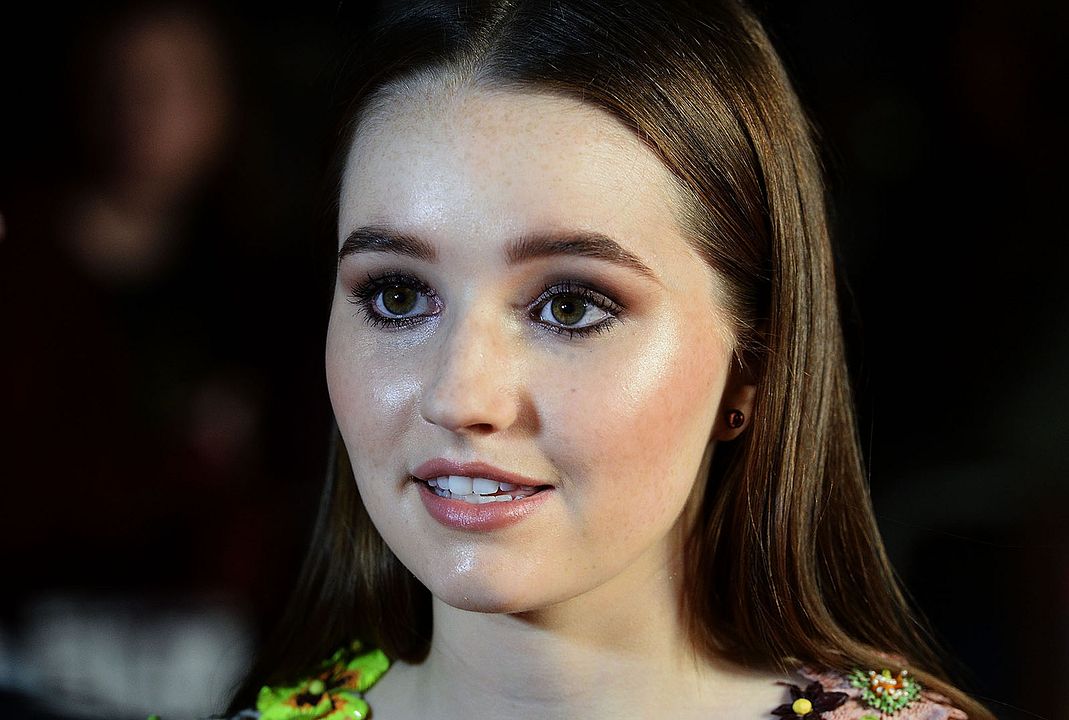 Homens, Mulheres e Filhos : Revista Kaitlyn Dever