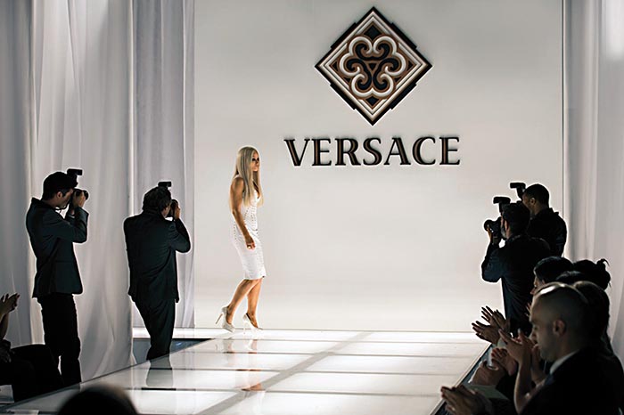 Os Irmãos Versace : Fotos Gina Gershon