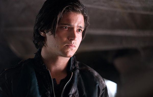 The 100 : Fotos Thomas McDonell