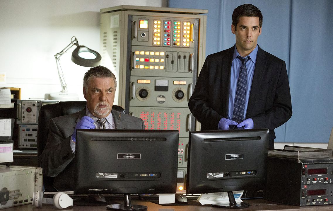 Fotos Jordan Bridges, Bruce McGill