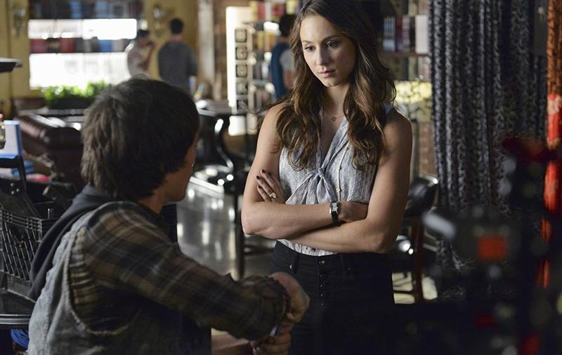 Pretty Little Liars : Fotos Troian Bellisario