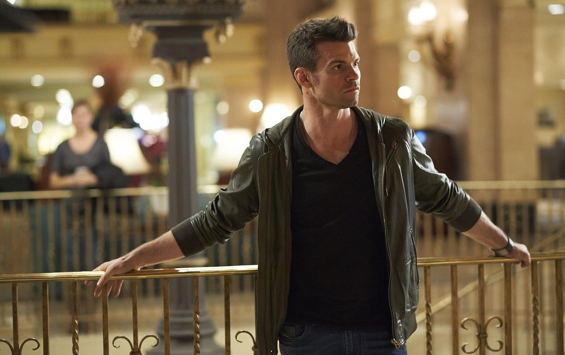 Saving Hope : Fotos Daniel Gillies