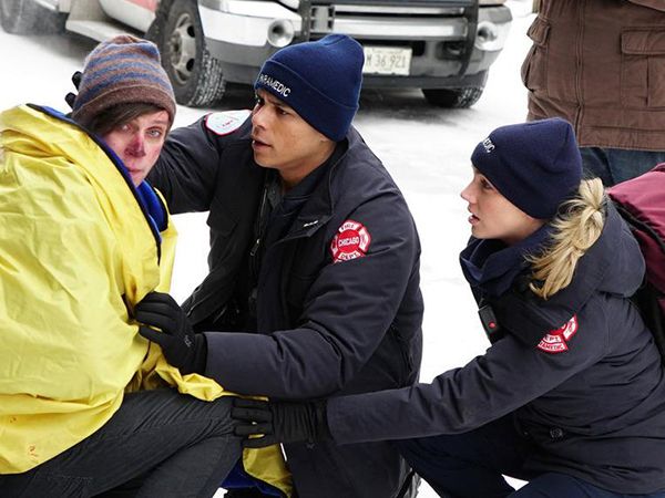 Chicago Fire : Fotos Charlie Barnett, Kara Killmer