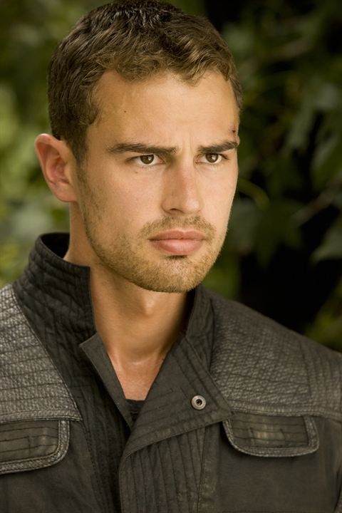 A Série Divergente: Insurgente : Fotos Theo James