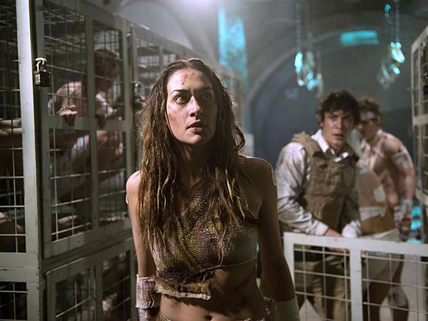 The 100 : Fotos Tasya Teles