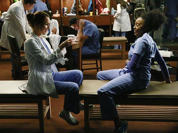 Grey's Anatomy : Fotos Jerrika Hinton, Caterina Scorsone