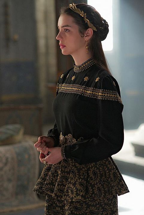 Reign : Fotos Adelaide Kane