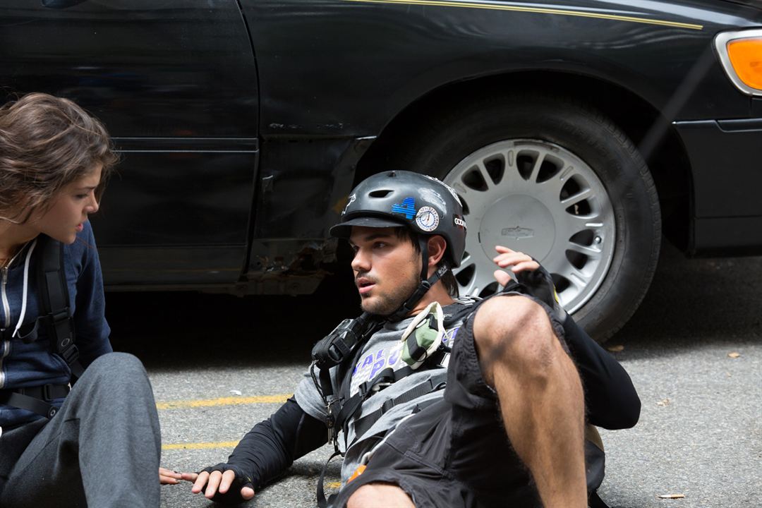 Tracers : Fotos Taylor Lautner, Marie Avgeropoulos