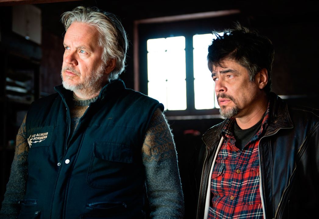 Um Dia Perfeito : Fotos Benicio Del Toro, Tim Robbins
