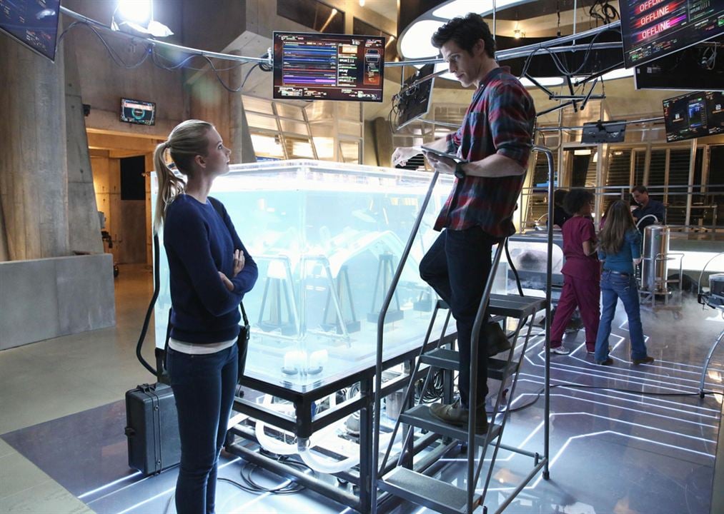 Stitchers : Fotos Emma Ishta, Kyle Harris