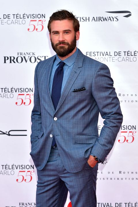Revista Clive Standen