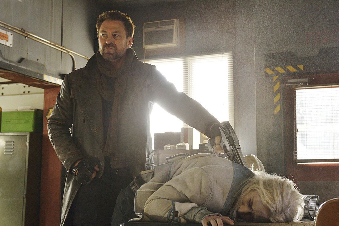 Defiance : Fotos Grant Bowler