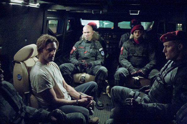 Colony : Fotos Josh Holloway
