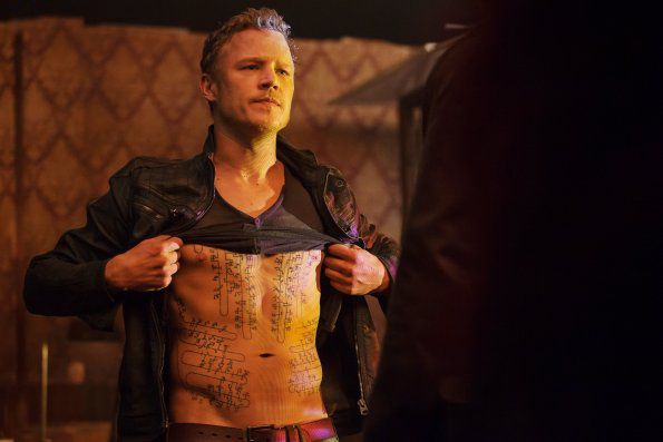 Dominion : Fotos Christopher Egan