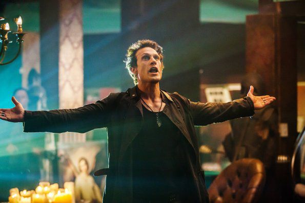 Dominion : Fotos Simon Merrells