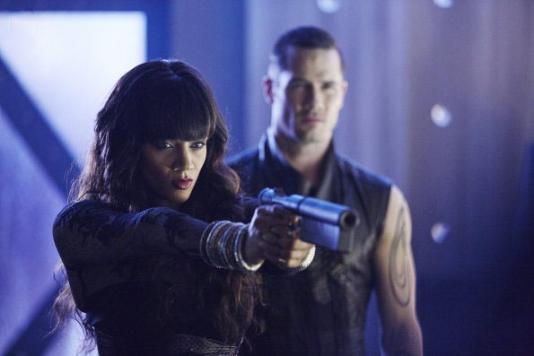 Fotos Luke MacFarlane, Hannah John-Kamen