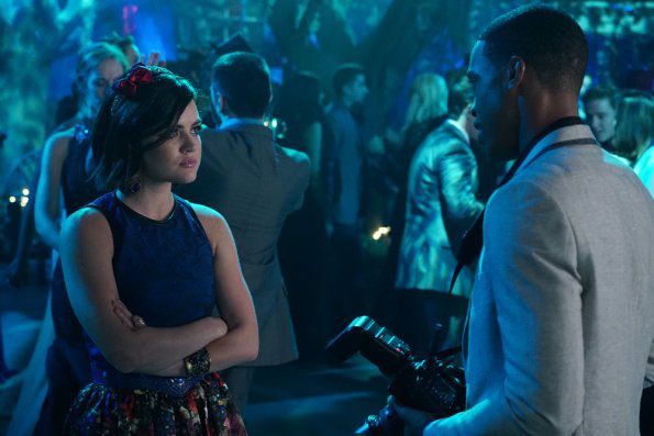 Pretty Little Liars : Fotos Titus Makin Jr., Lucy Hale