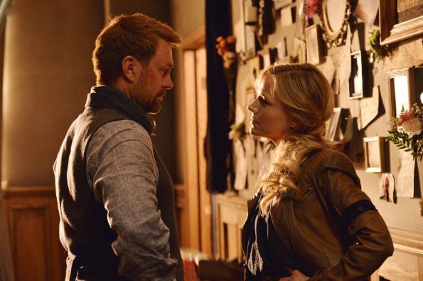 Defiance : Fotos Grant Bowler, Julie Benz