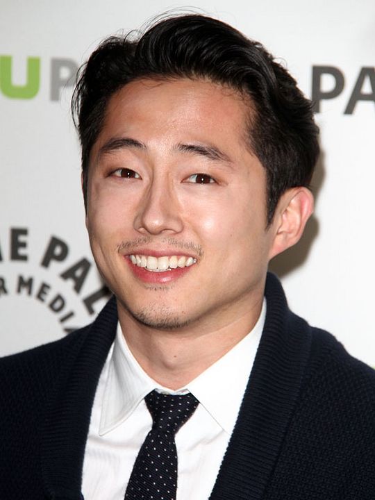 Revista Steven Yeun