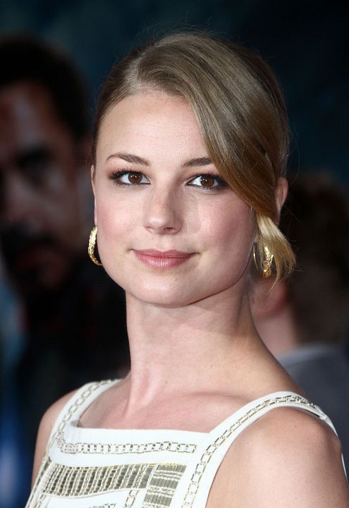 Revista Emily VanCamp