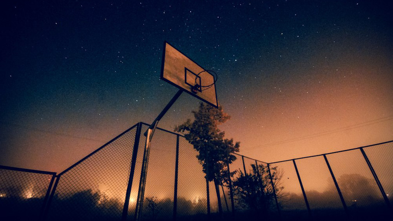 Doin' It in the Park: Pick-Up Basketball, NYC : Fotos