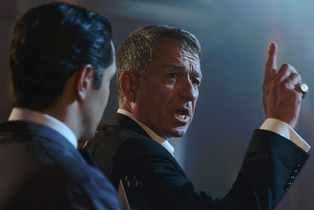 Gotham (2014) : Poster Sean Pertwee