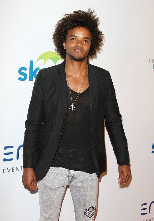 Revista Eka Darville