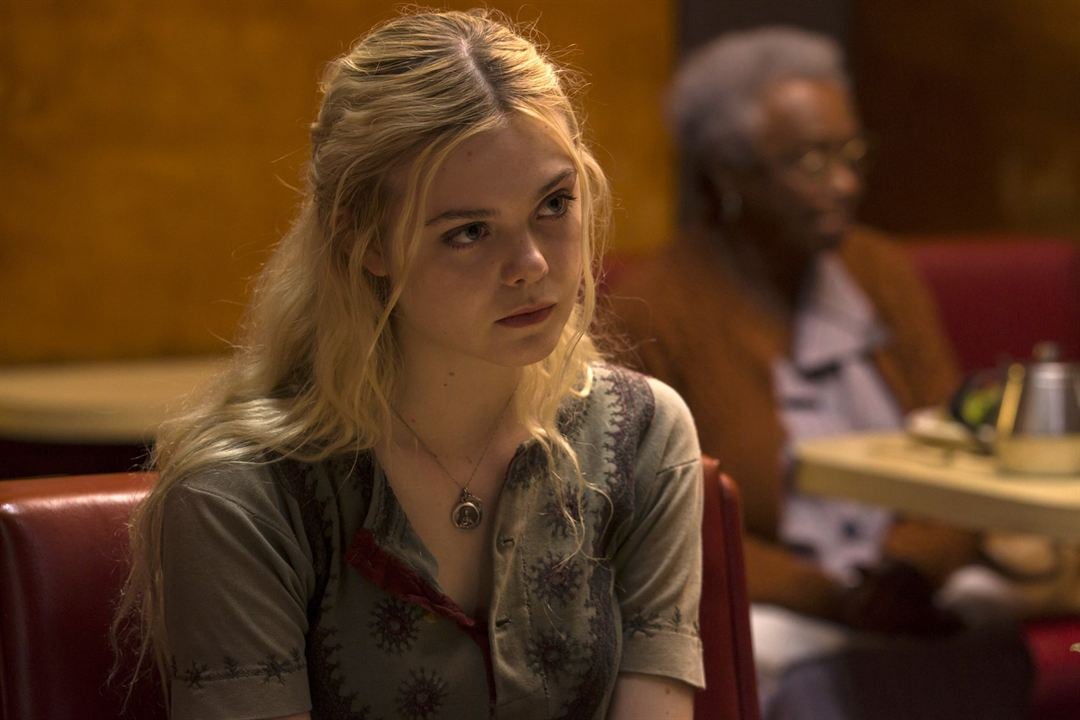 A Decadência de Joe Albany : Fotos Elle Fanning