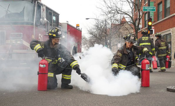 Chicago Fire : Fotos Monica Raymund, Miranda Rae Mayo