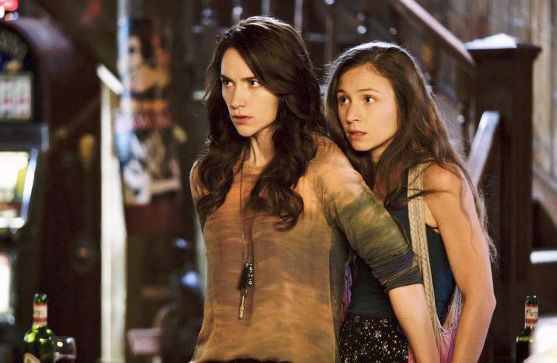 Wynonna Earp: A Maldição dos Renascidos : Fotos Melanie Scrofano, Dominique Provost-Chalkley