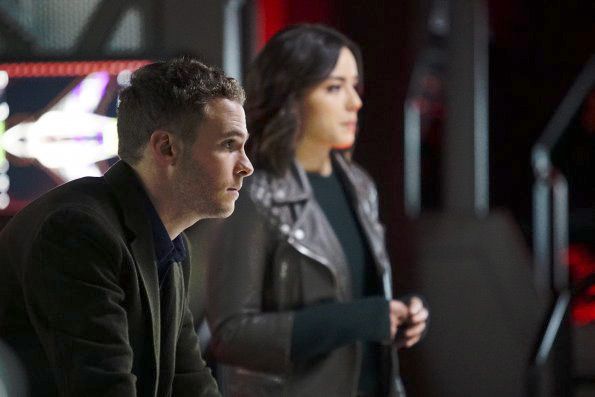 Marvel's Agents of S.H.I.E.L.D. : Fotos Iain De Caestecker, Chloe Bennet