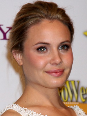 Poster Leah Pipes