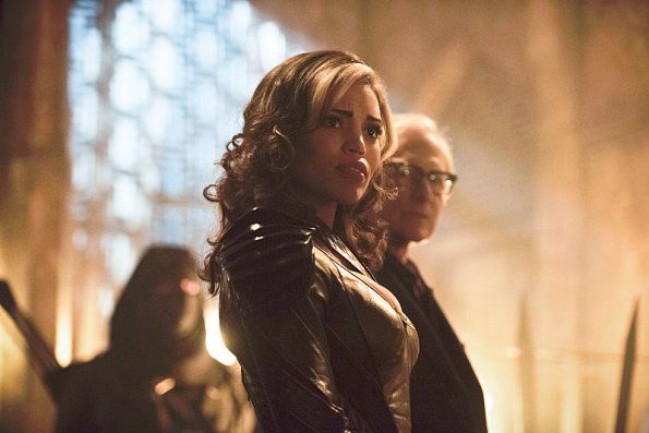 Legends of Tomorrow : Fotos Ciara Renée, Victor Garber