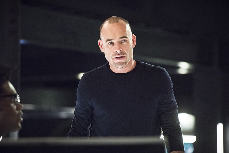 Arrow : Fotos Paul Blackthorne