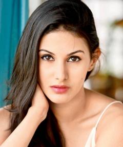 Poster Amyra Dastur