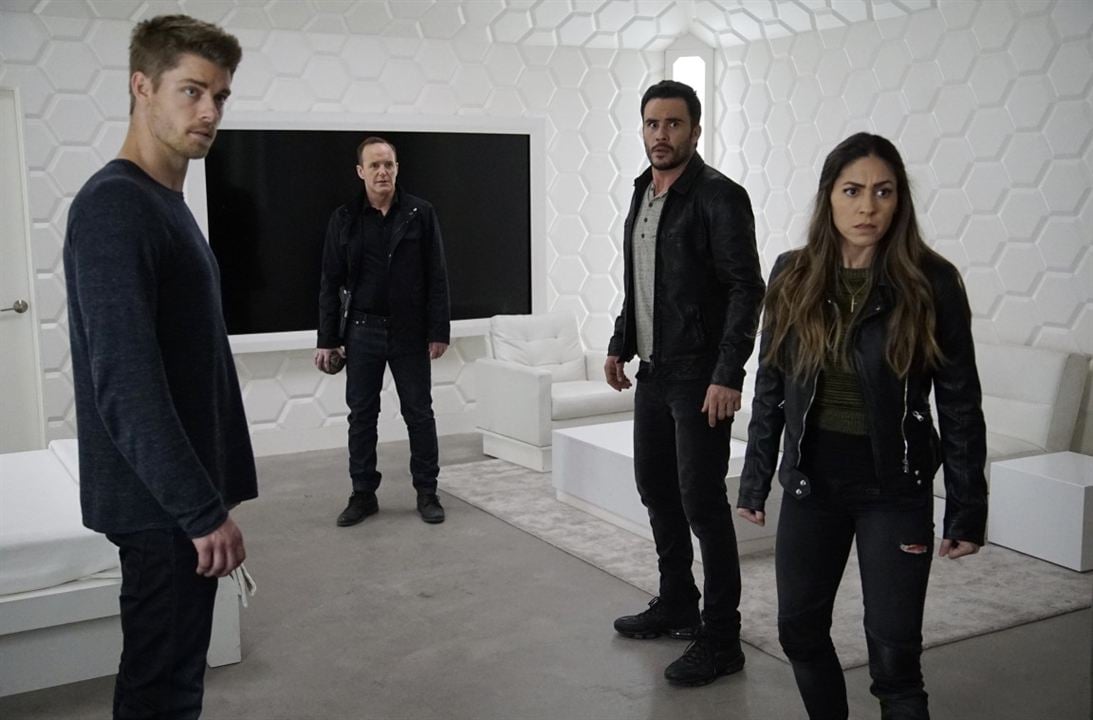Marvel's Agents of S.H.I.E.L.D. : Fotos Luke Mitchell, Clark Gregg, Juan Pablo Raba, Natalia Cordova-Buckley