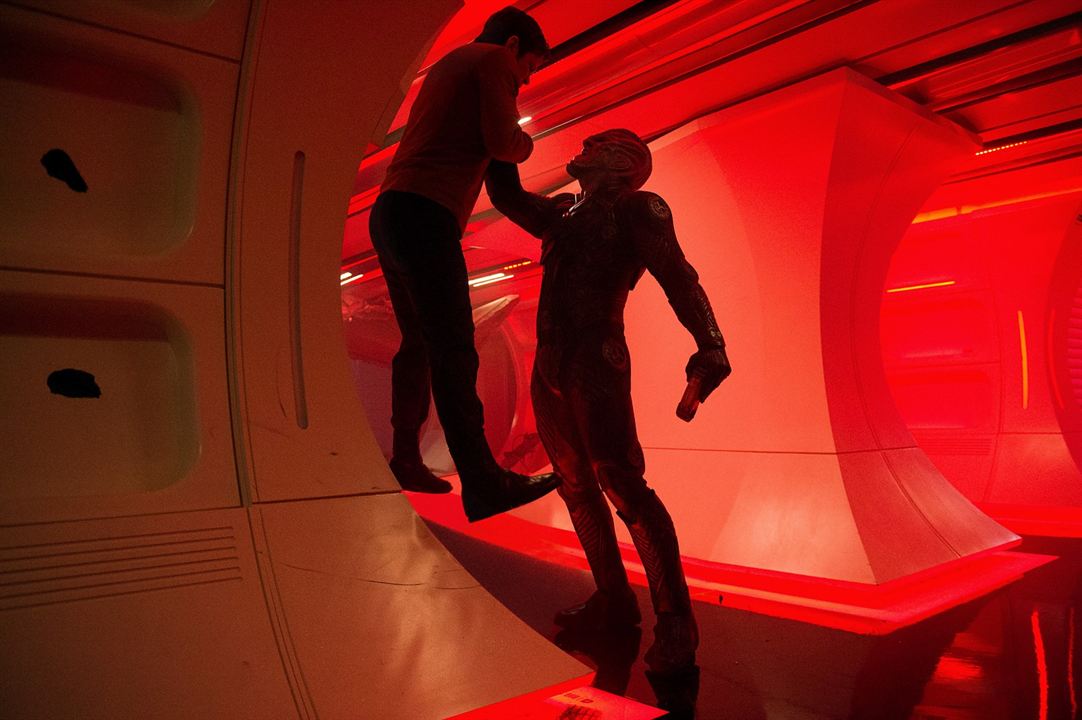 Star Trek: Sem Fronteiras : Fotos Chris Pine, Idris Elba