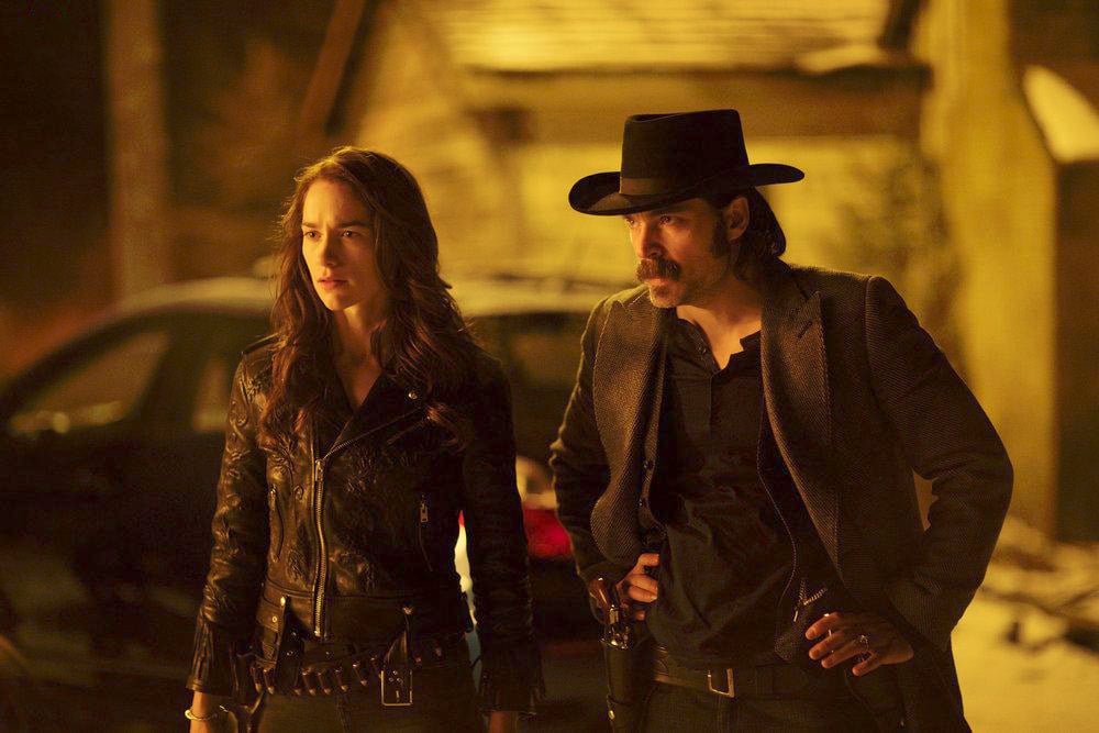 Wynonna Earp: A Maldição dos Renascidos : Fotos Tim Rozon, Melanie Scrofano