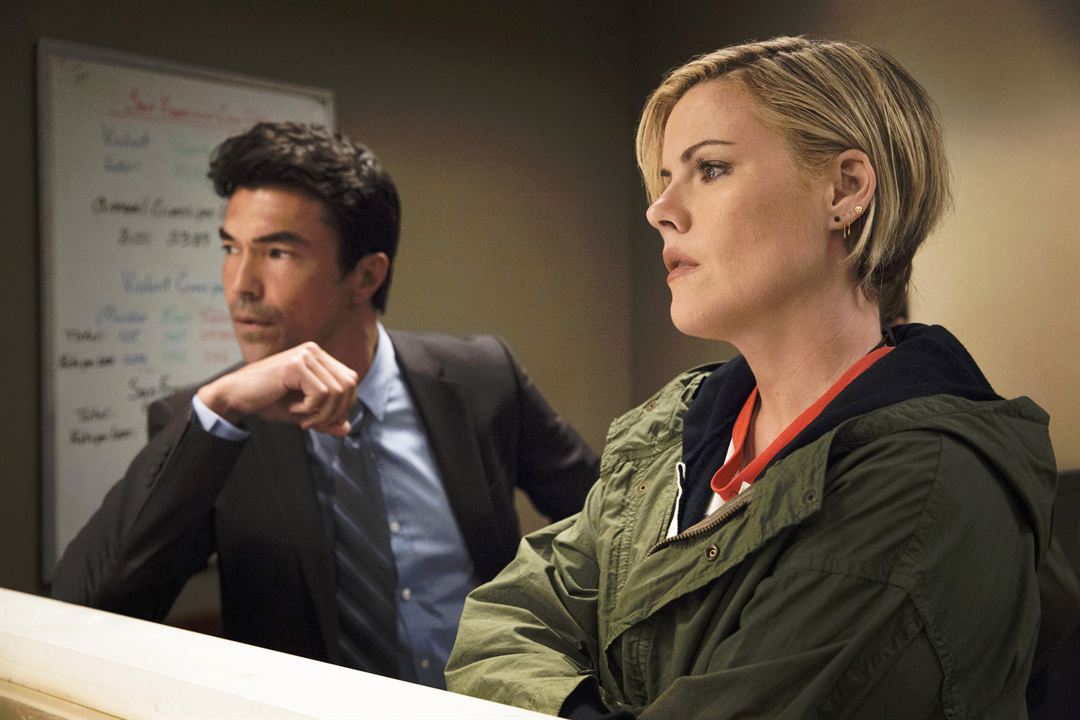 Murder In The First : Fotos Kathleen Robertson, Ian Anthony Dale