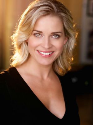 Poster Alexandra Davies