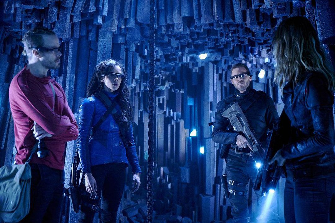 Fotos Aaron Ashmore, Hannah John-Kamen