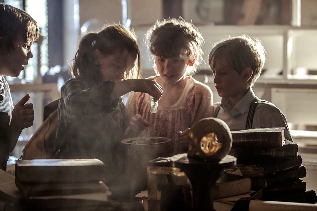 A Sociedade Secreta de Souptown : Fotos Karl Jakob Vibur, Olivia Viikant, Arabella Antons, Hugo Soosaar