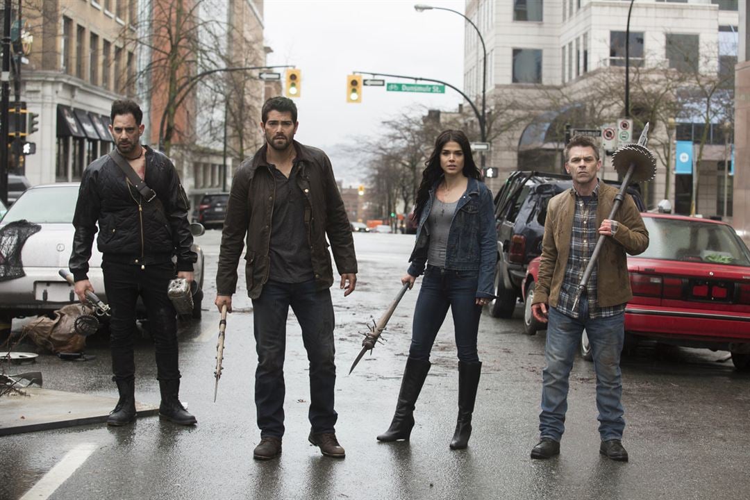 Dead Rising: Endgame : Fotos Marie Avgeropoulos, Jesse Metcalfe, Patrick Sabongui, Ian Tracey