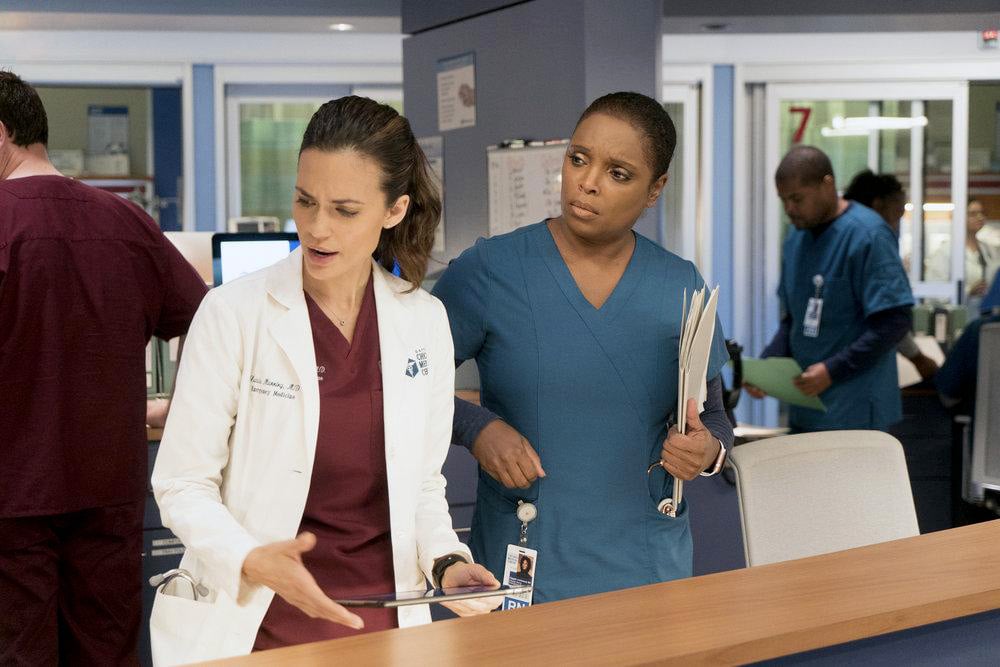 Chicago Med: Atendimento de Emergência : Fotos Torrey DeVitto