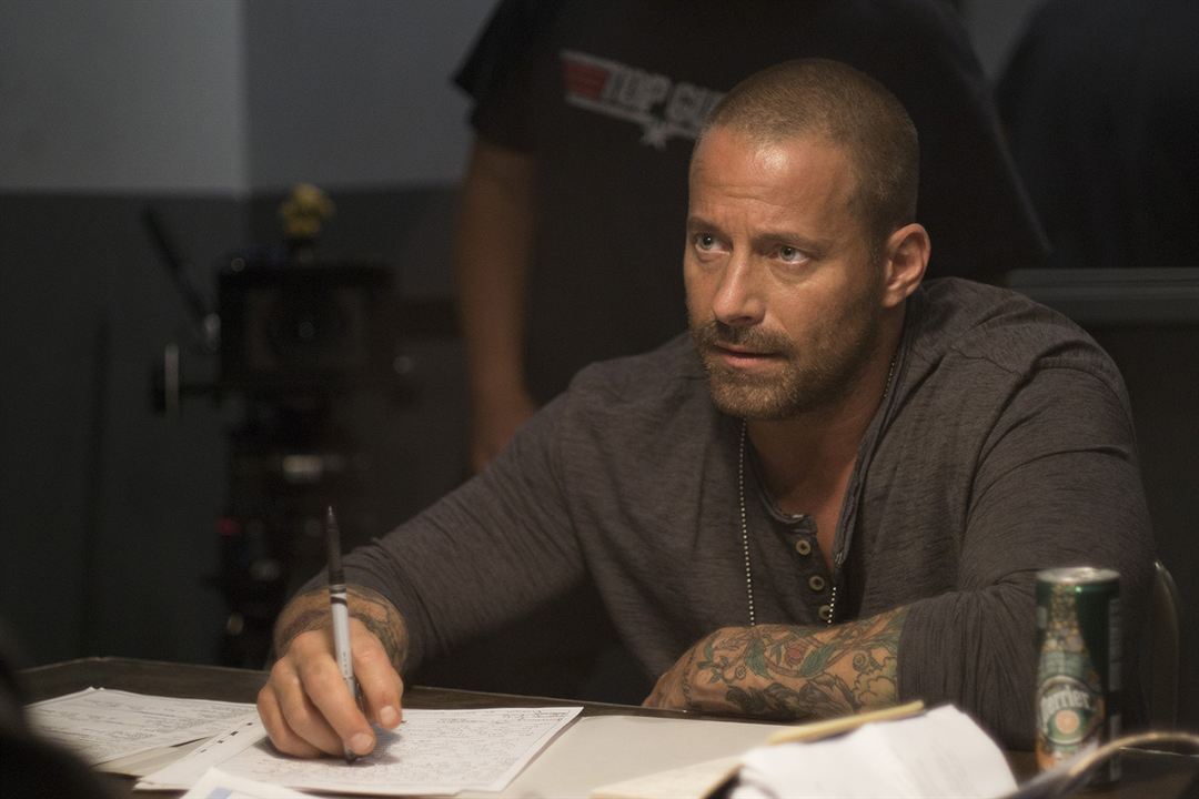 Weaponized : Foto Johnny Messner