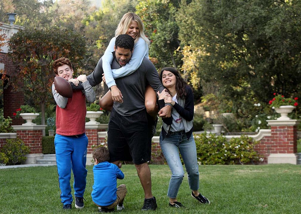 Fotos Thomas Barbusca, Kaitlin Olson, Sofia Black D'Elia, Jack Stanton