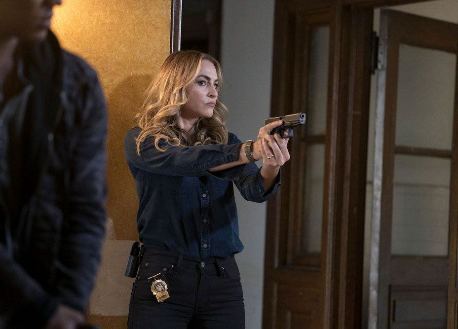 Shades of Blue : Fotos Drea de Matteo