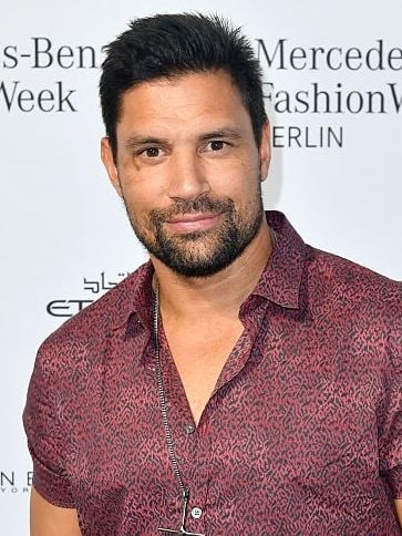 Poster Manu Bennett