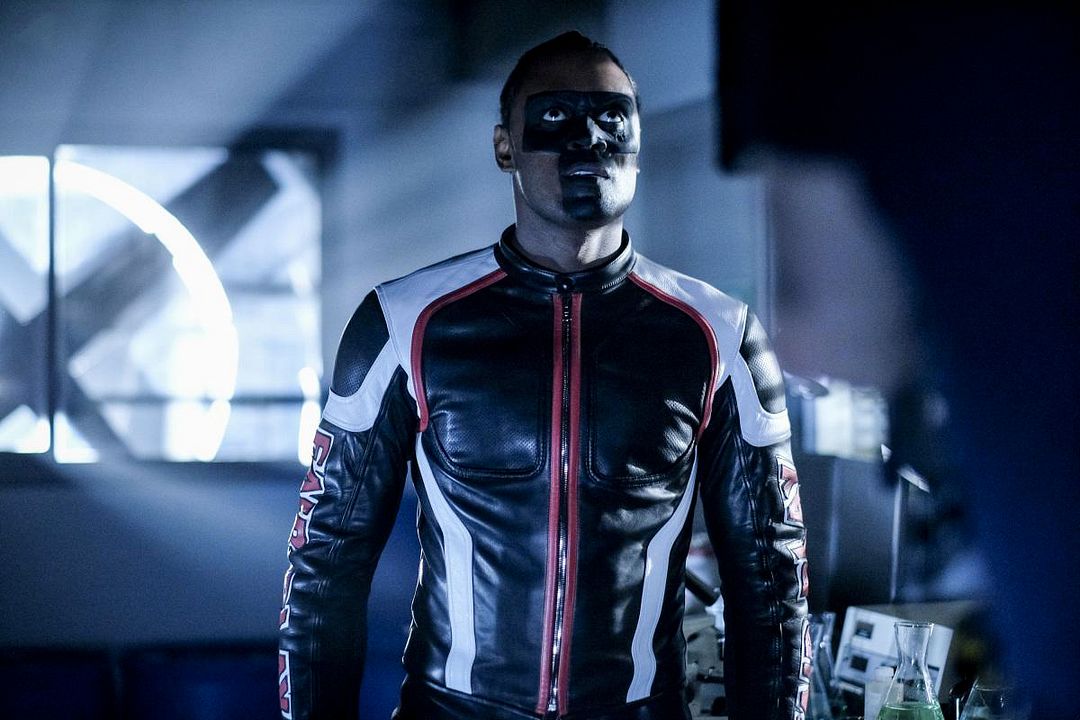 Arrow : Fotos Echo Kellum