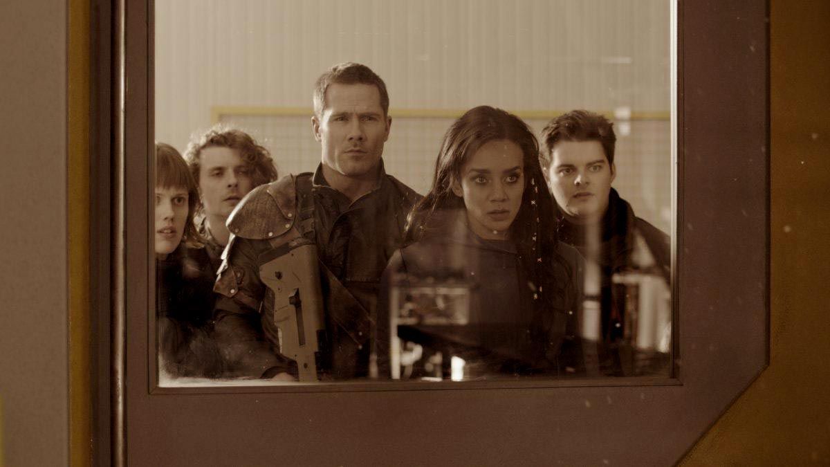Fotos Luke MacFarlane, Hannah John-Kamen